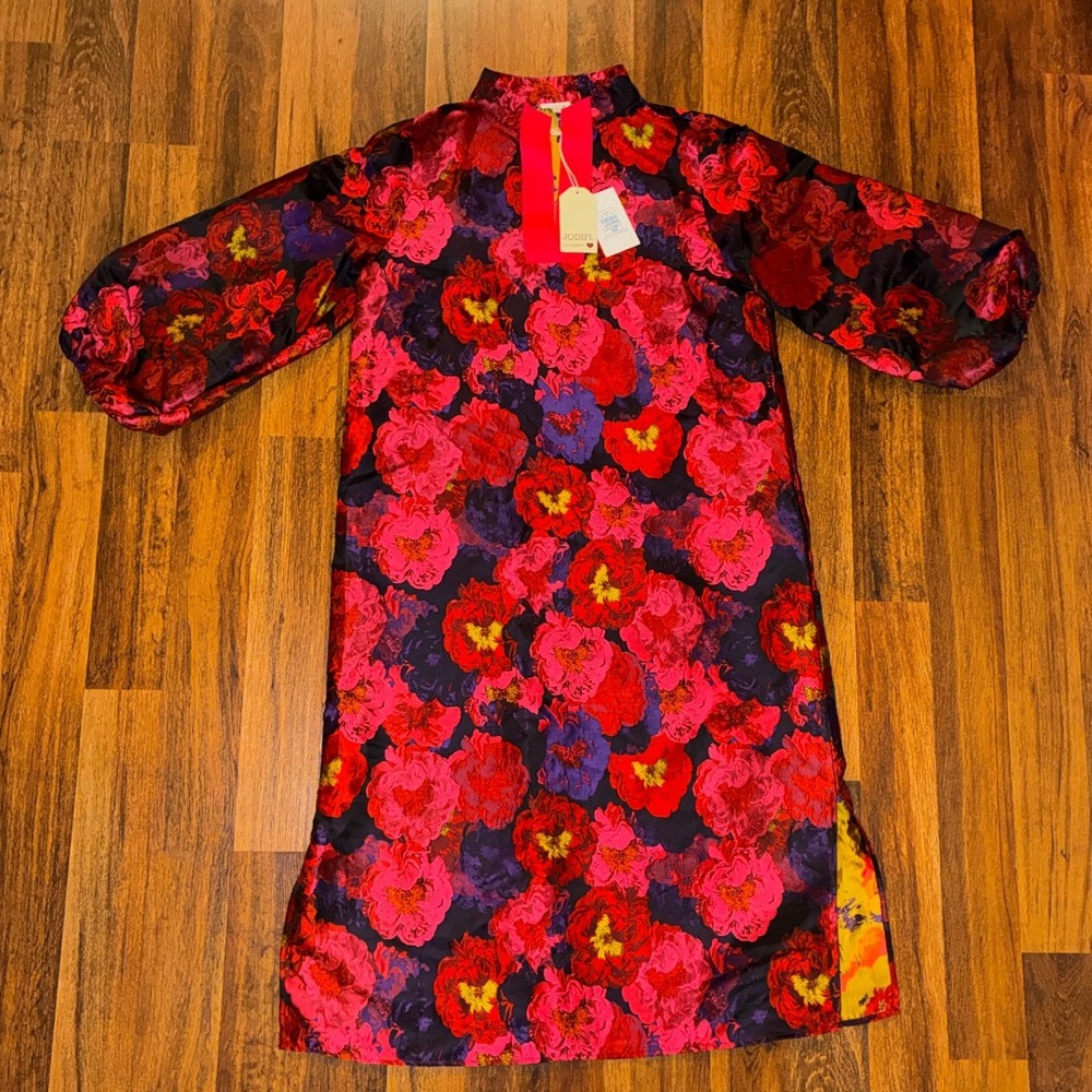 Jodifl Los Angeles Floral Jacquard Mock Neck Puff Sleeve Midi Dress Red Pink L